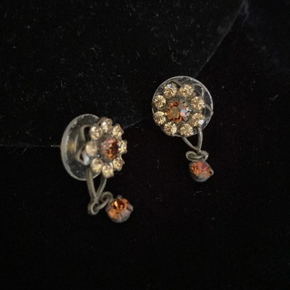 Vintage earrings and necklace set - Picture 5 of 11